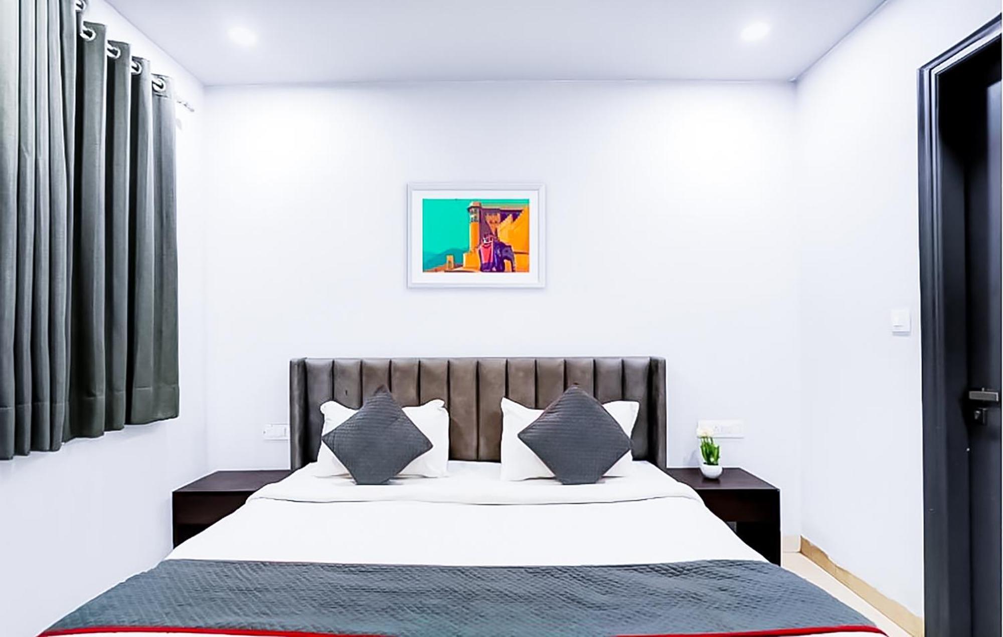 Family Rooms Inn - Shalimarbagh New Delhi Exteriör bild