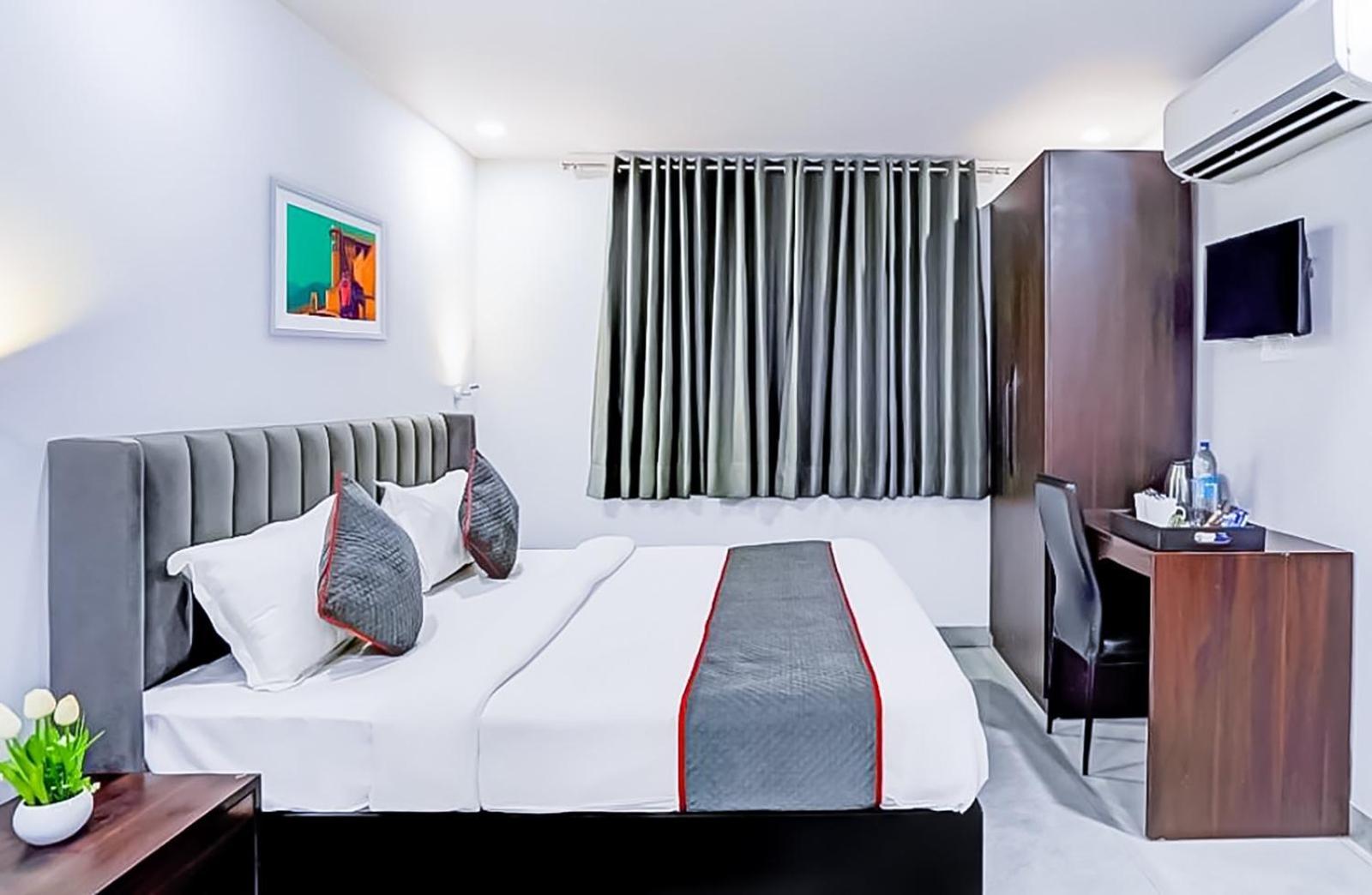 Family Rooms Inn - Shalimarbagh New Delhi Exteriör bild